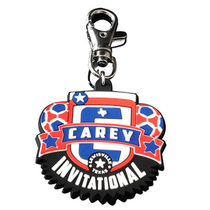 Porte-clés en caoutchouc mou de PVC de logo de nom augmenté par coutume de relief par double de conception avec le label de sport