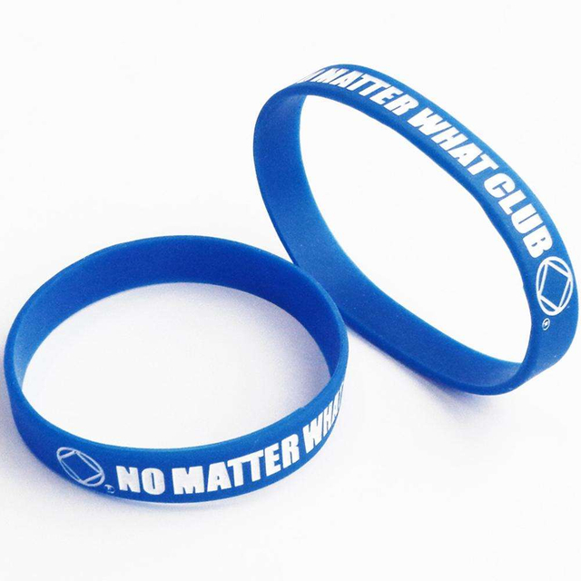 Bandes de poignet en caoutchouc de bracelet de silicone de logo fait sur commande