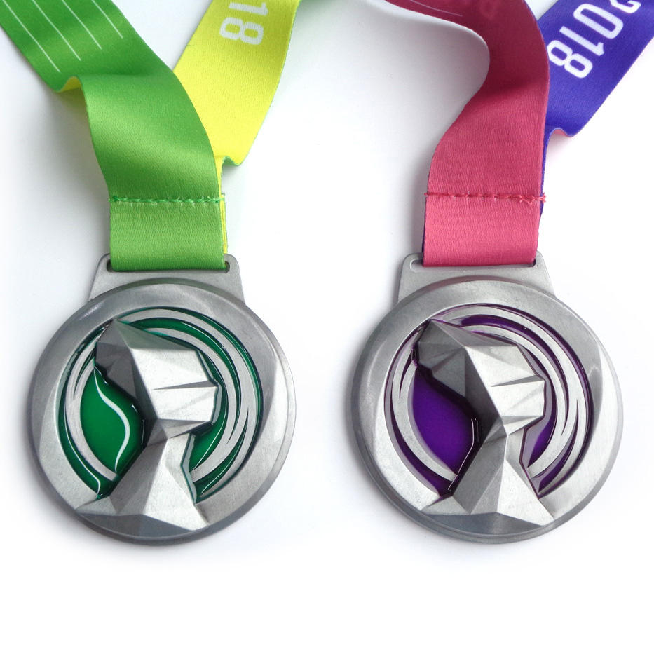 Médailles d'arts martiaux de sports personnalisés Médaille d'or argentée bon marché Métal blanc