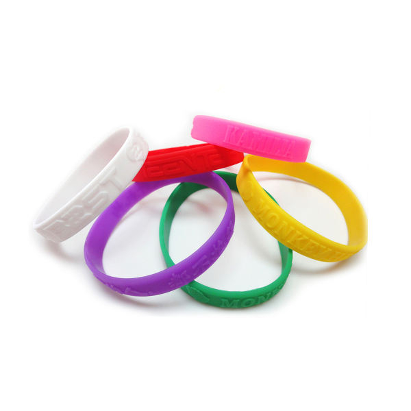 Logo gravé personnalisé Vente chaude Bracelet en caoutchouc de silicone pour hommes cool