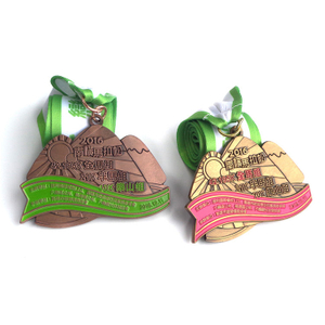 Médaille de récompense de marathon d'or personnalisée Médaille antique en alliage de zinc Sport Médaille de souvenir de course à pied