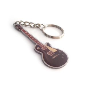 Porte-clés de conception de forme de guitare personnalisée en gros