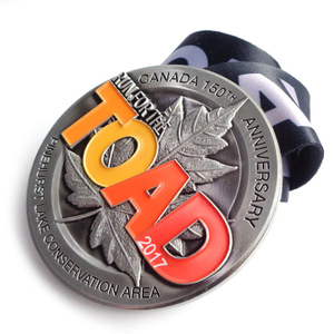 Médaille de sport de marathon en argent antique de prix en métal bon marché personnalisé de haute qualité
