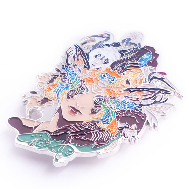 Insigne d'épingle en émail dur personnalisé Anime Big