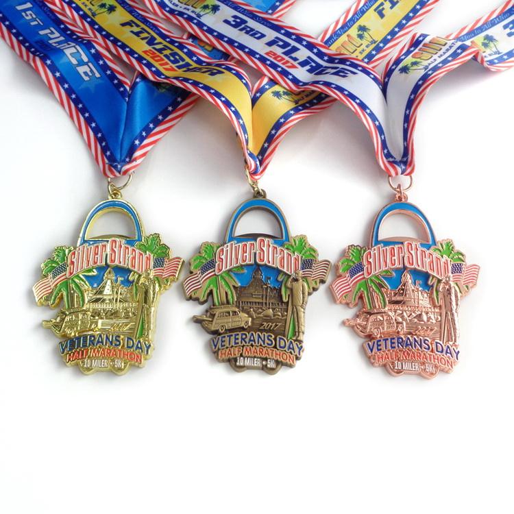 Médaille d'haltérophilie de cuivre faite sur commande de Noël empaquetant la médaille du sorceleur 3 de côte de jouet