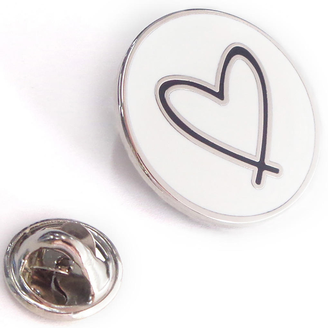 Épingles à revers dures en métal de haute qualité Épingles à émail médical doux