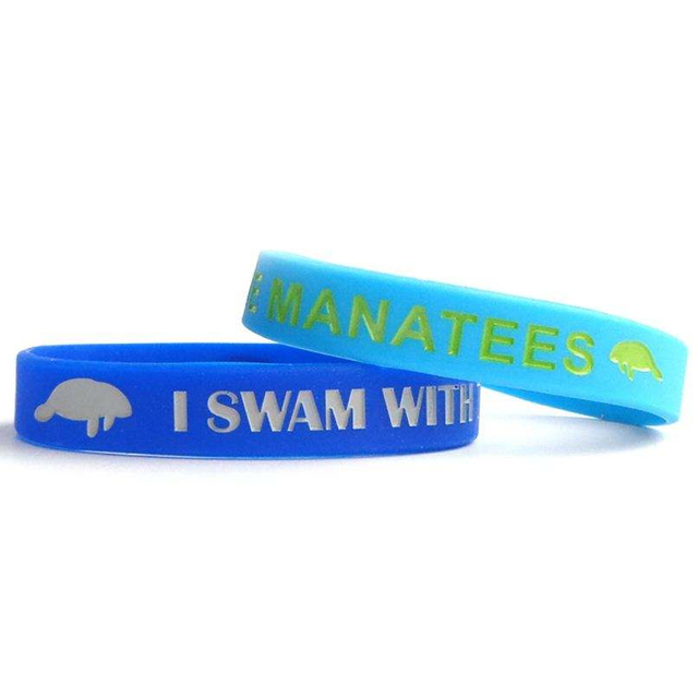 Free Design 2023 Personnaliser Logo Bracelet en silicone Bracelet en silicone en forme de coeur