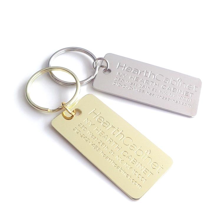 Porte-clés en métal carré blanc de Chine disponible en deux couleurs